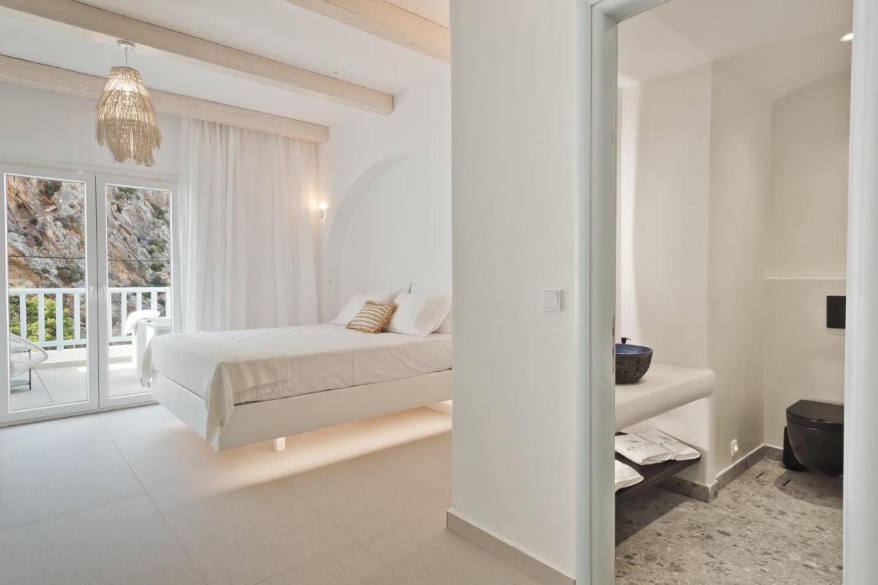 Enilion Luxury Suites Kyra Panagia 外观 照片