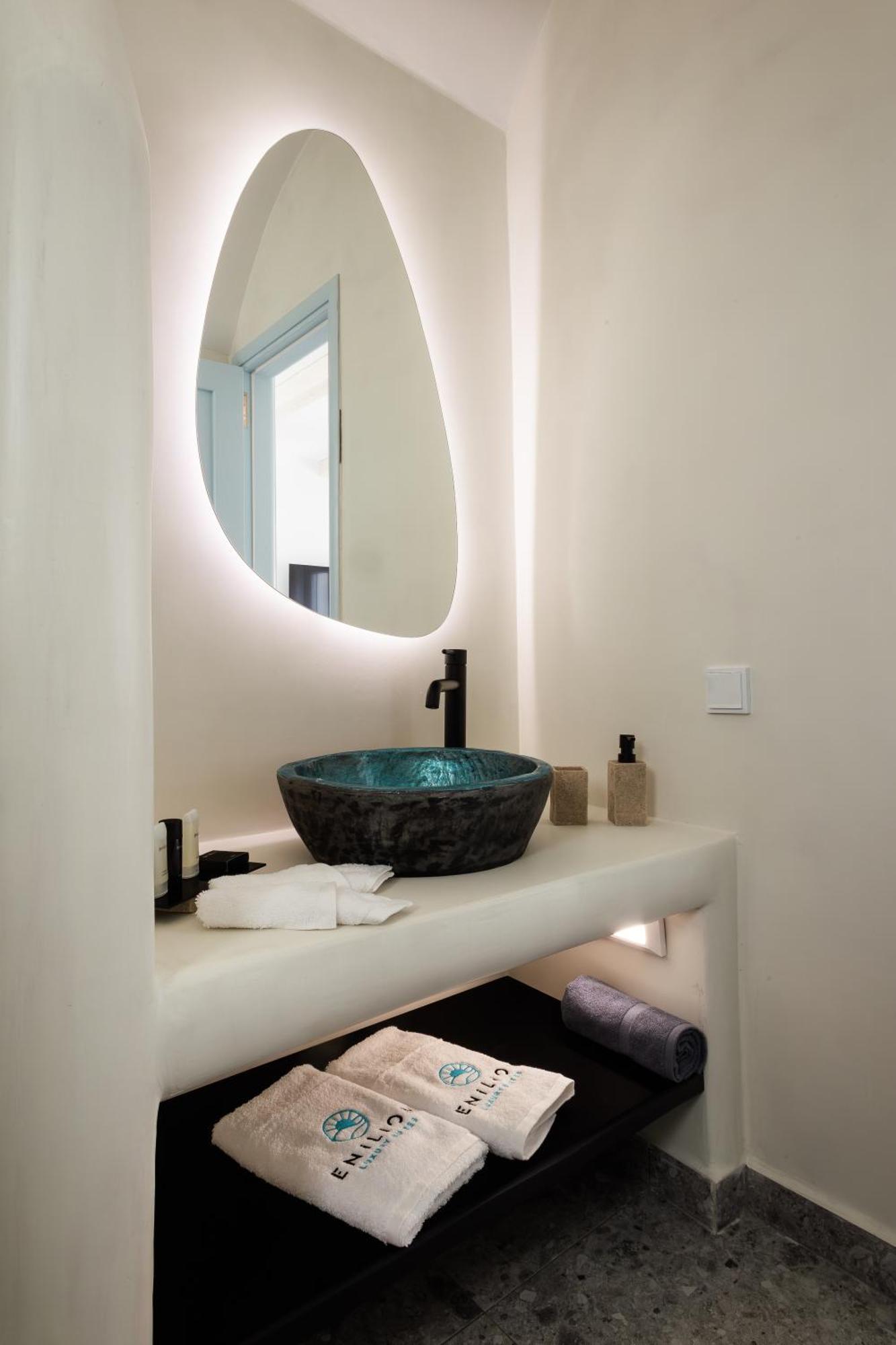 Enilion Luxury Suites Kyra Panagia 外观 照片
