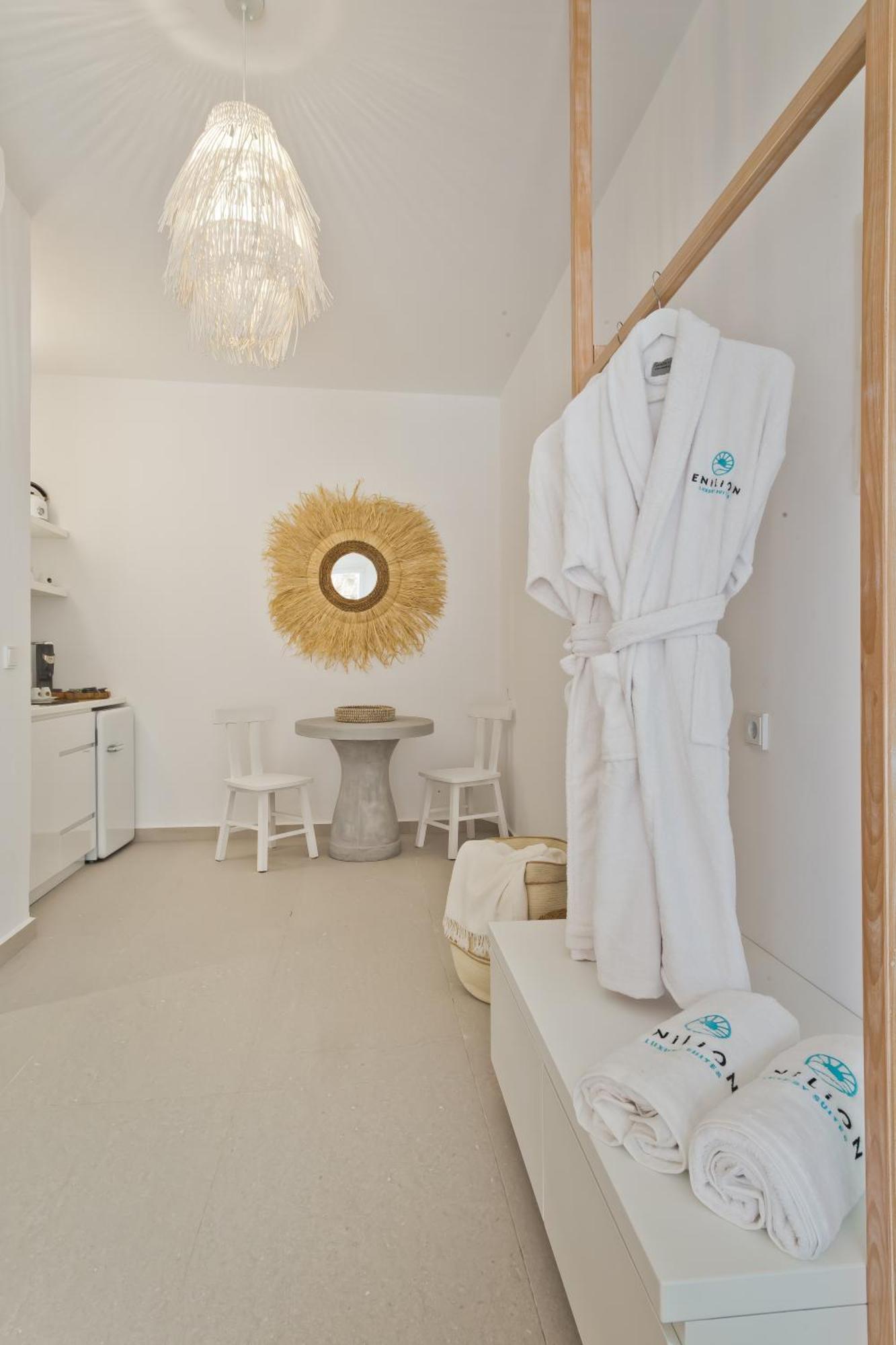 Enilion Luxury Suites Kyra Panagia 外观 照片