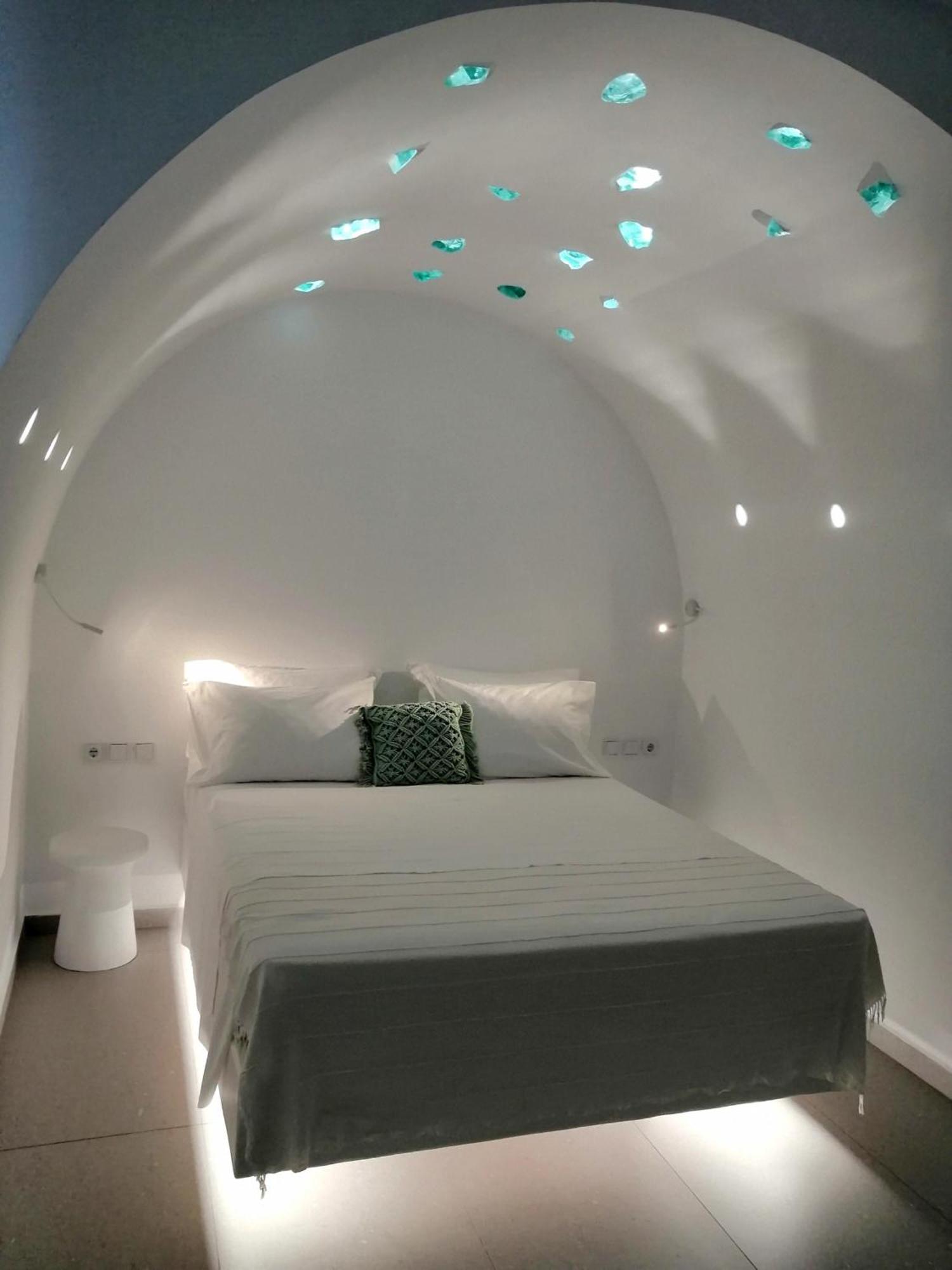 Enilion Luxury Suites Kyra Panagia 外观 照片